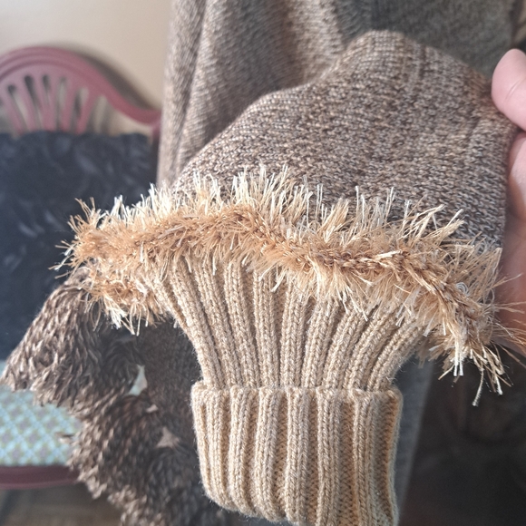 A Beautiful one of a kind poncho (I never used it ) - Picture 8 of 16